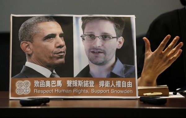Does Obama Really Want to Catch Snowden?