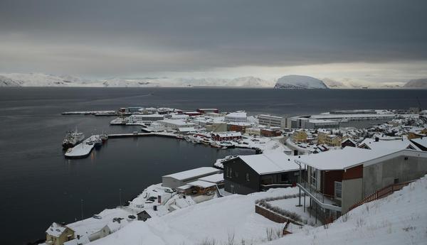 East vs. West in the Arctic Circle
