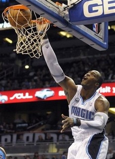 Dwight Howard Gets Dunked