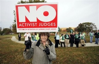 Iowans Dismiss Three Justices