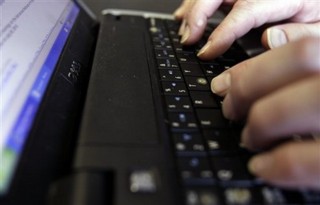 NJ Pastor Warns Against Facebook