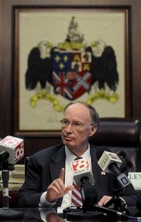 Governor Off to 'Rocky Start' With Jews, Muslims