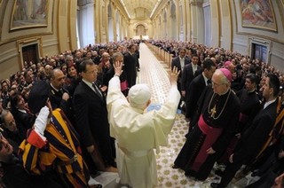 Pope Tells Online Catholics, Forget the Hits