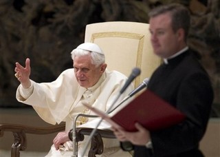 Benedict: Pols Should Emulate Joan of Arc